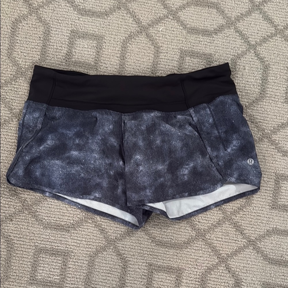 Lululemon Athletica Black and Gray Athletic Shorts with - size 8